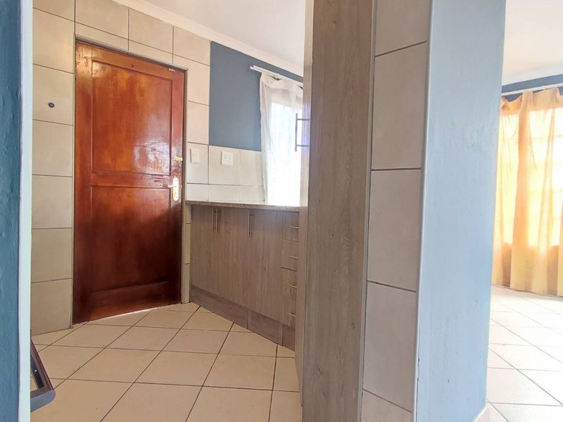 3 Bedroom House for Sale in  Cosmo City - Photo 8