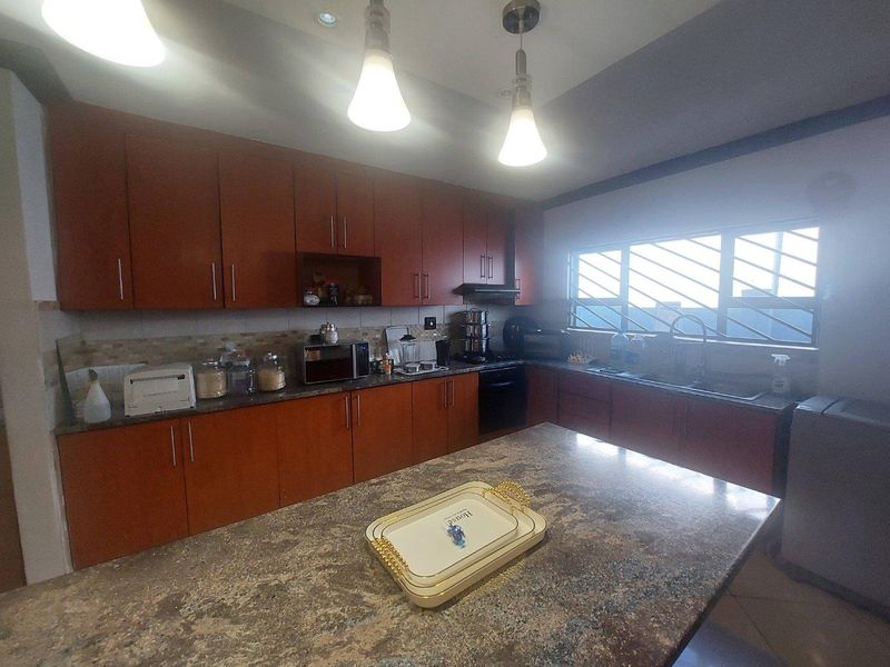 For Sale  Cimbebasia - Freestanding house - Photo 2