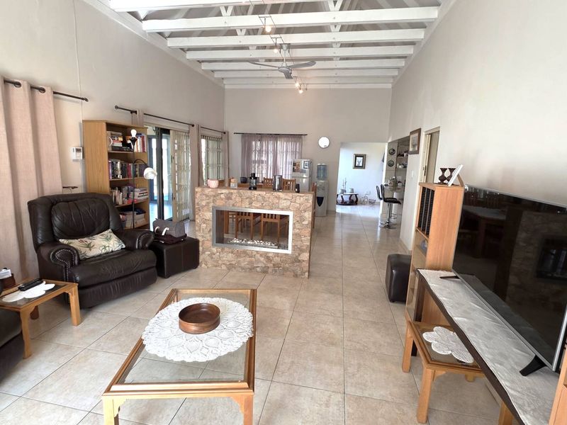 Elegant 4 Bedroom Family Home in Leloko Lifestyle Estate - Photo 8