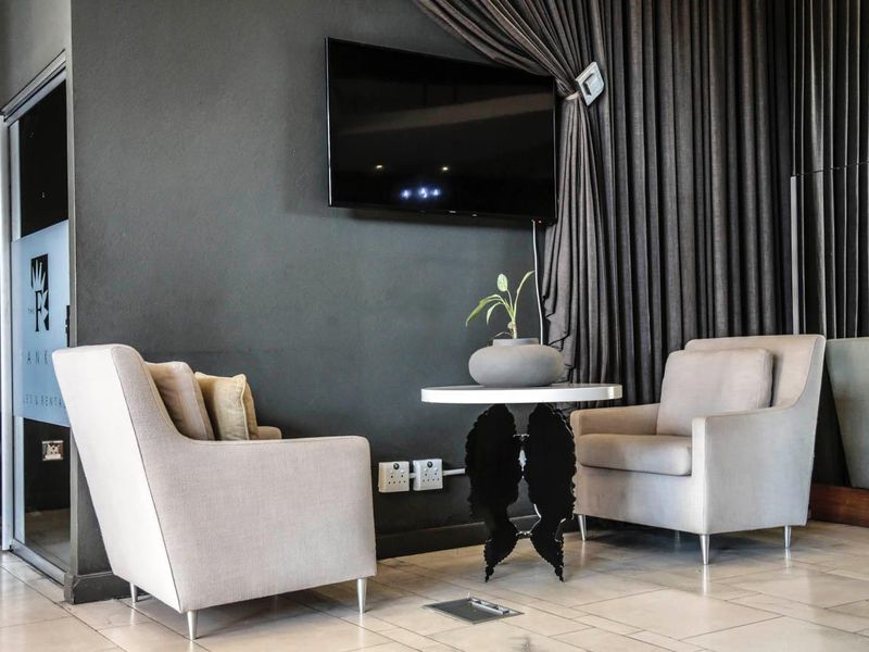 Premium 63m2 Studio Apartment for Sale at The Franklin currently AirBnB that makes up to R26k pm - Photo 4