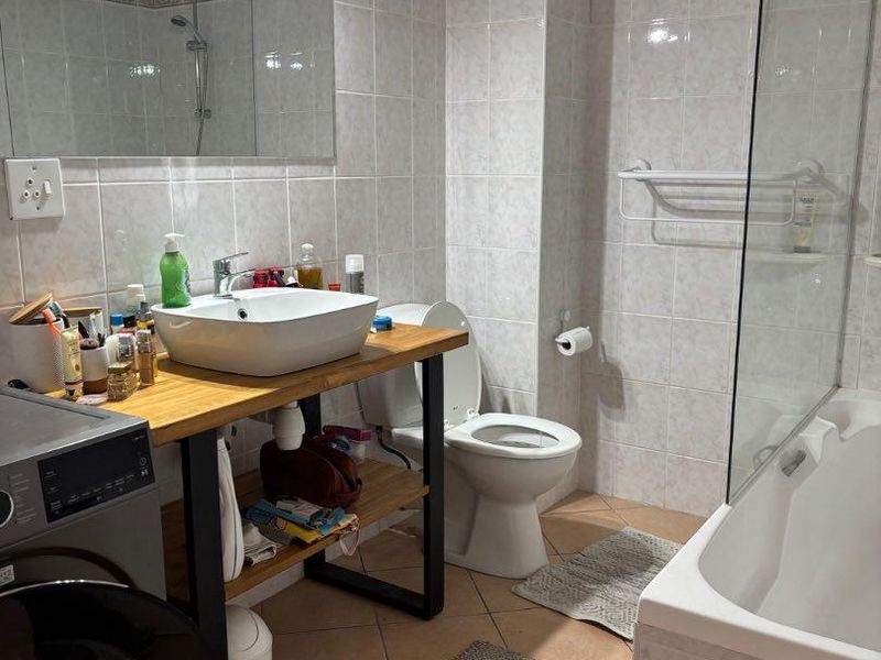 6 Bedroom Unit in Town Central - Photo 4