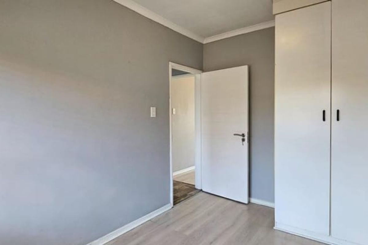 2 Bedroom Townhouse For Sale In New Redruth - Photo 5