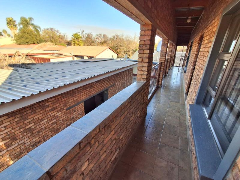 Three bedrooms house with an extra income of R31 000 for sale in Silverton - Photo 6
