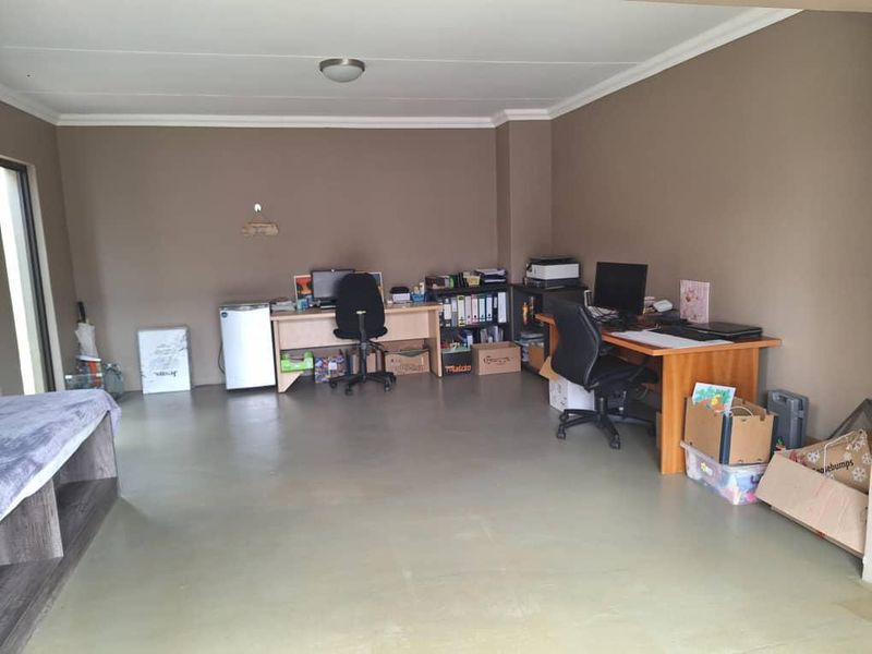 Priced to go - Photo 9