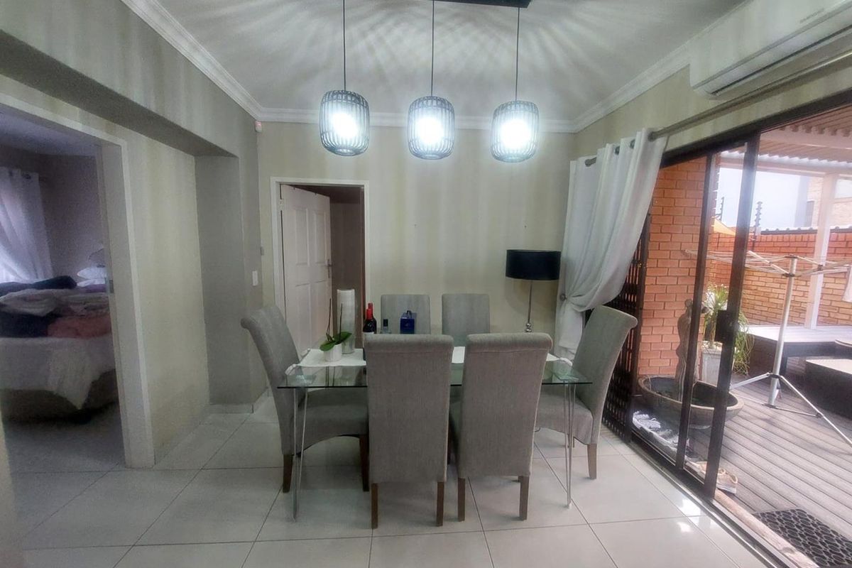 Modern unit - Photo 5
