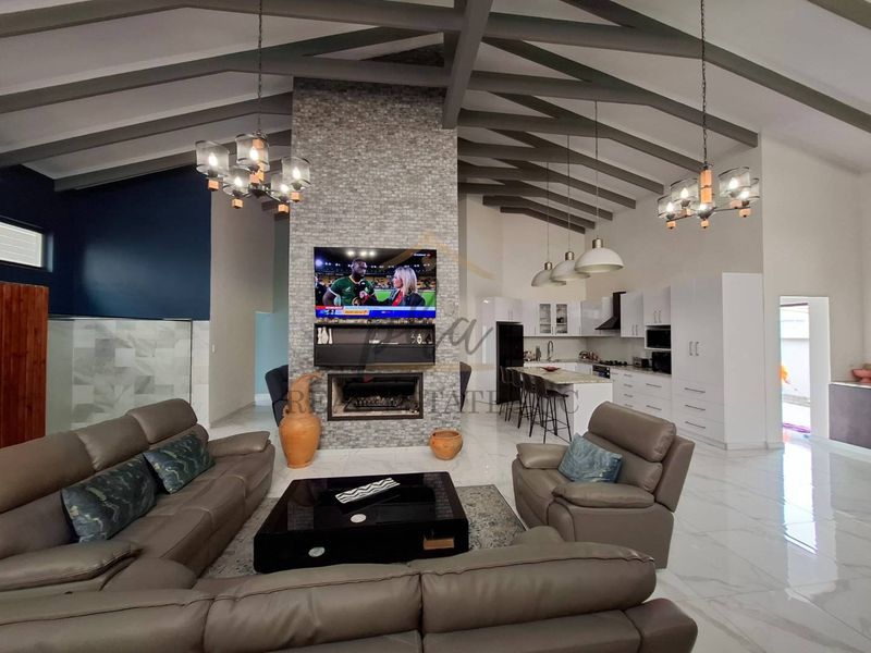 Modern Coastal Home for Sale in Sunbay, Henties Bay - Photo 3