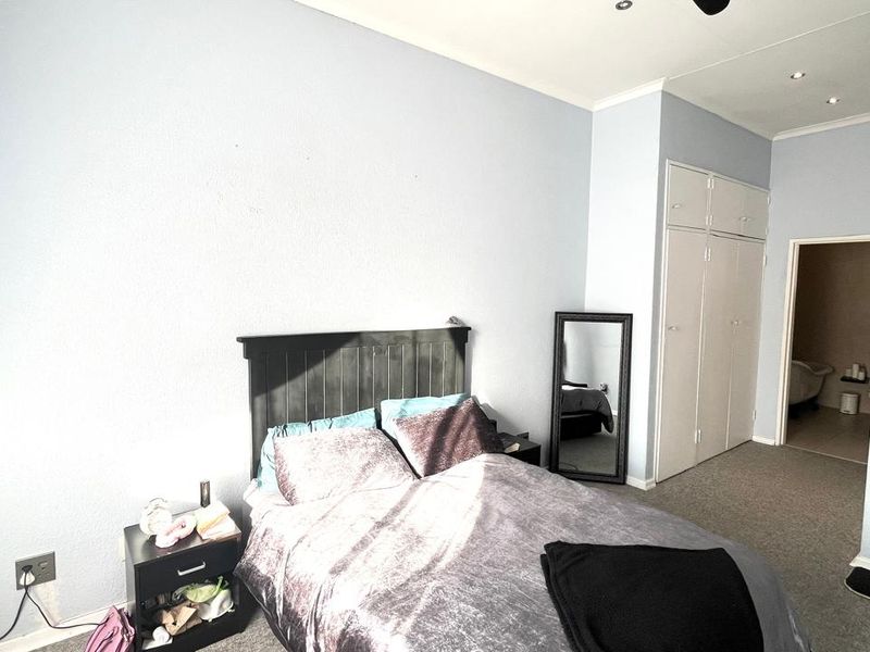 Double Storey Delight! Modern Townhouse + Pet-Friendly!! - Photo 10