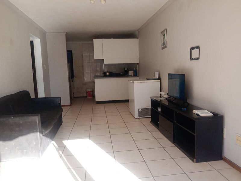 2 Bedroom In Morningside - Photo 2