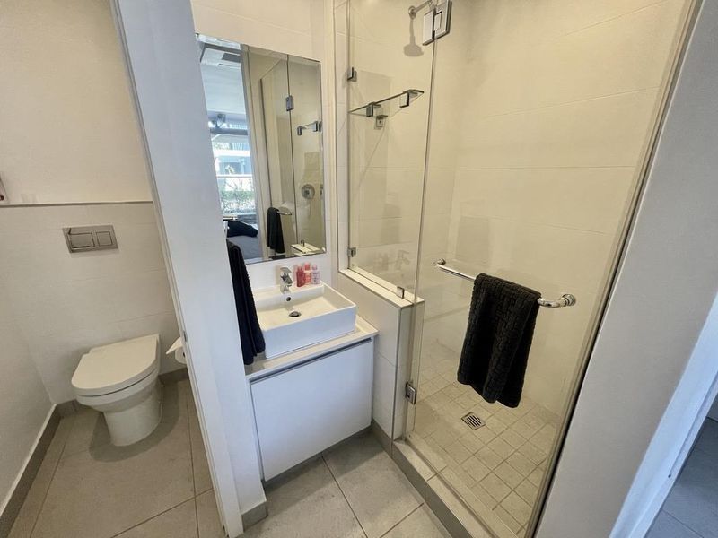 Hendra - Fully Furnished Luxurious Ground Floor 3 Bed, 3 Bath Apartment To Rent - Photo 10