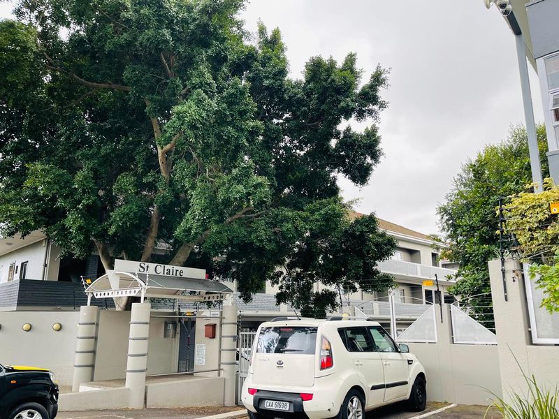 Spacious semi-furnished one bedroom apartment with garage | Kenilworth | R11 000 p/m - Photo 1