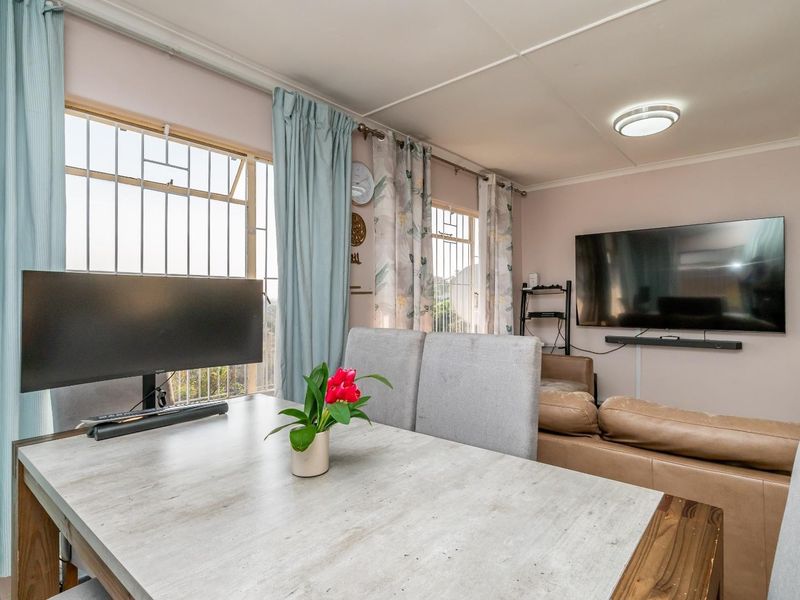 Secure Complex Living with Beautiful Views - Photo 9