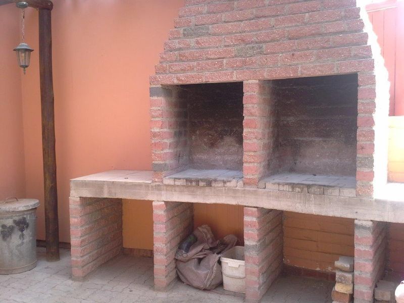 Hentiesbay - 8 bedroom House for Sale - Photo 5