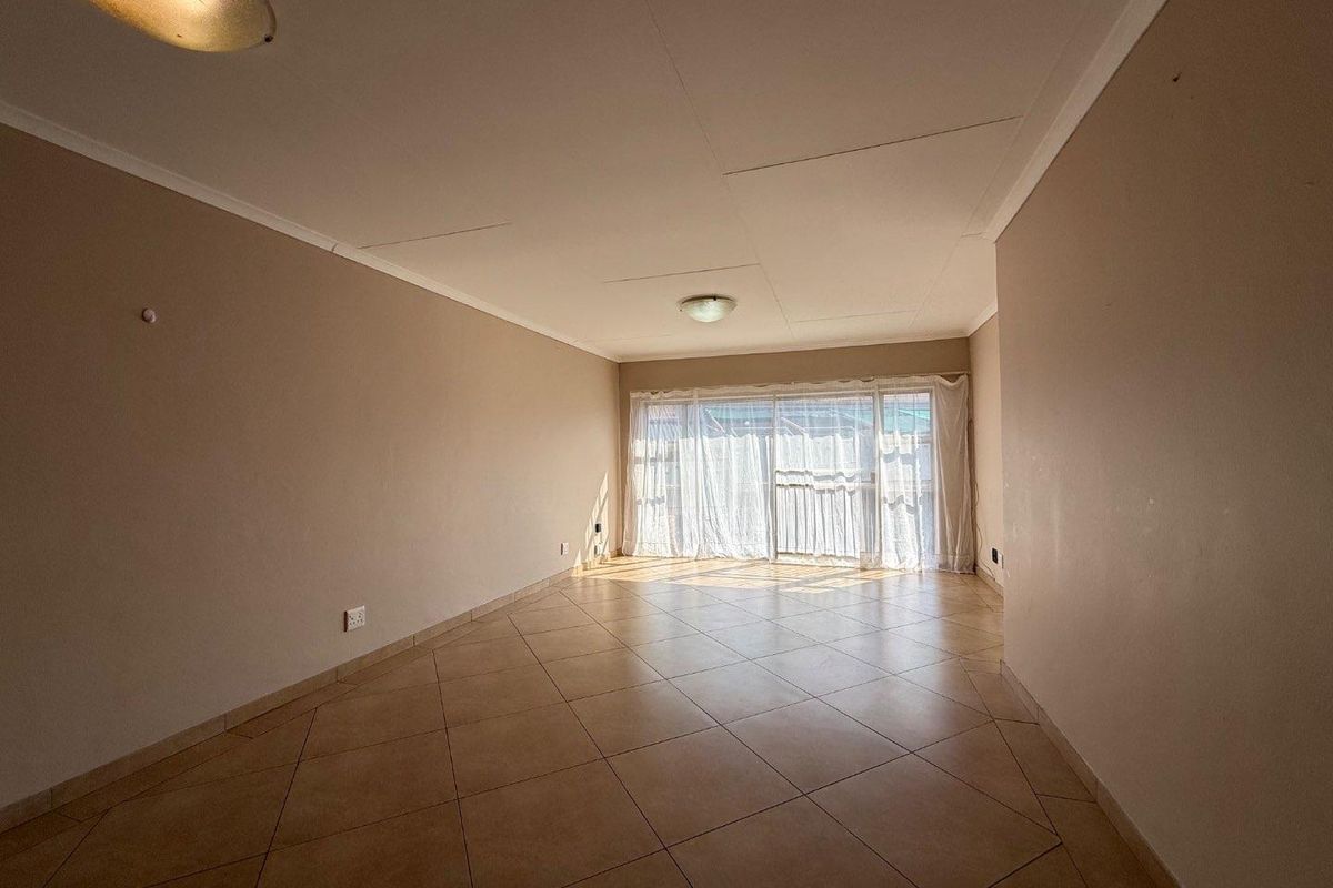 Charming and Spacious Upstairs Apartment Available for Viewing - Photo 3