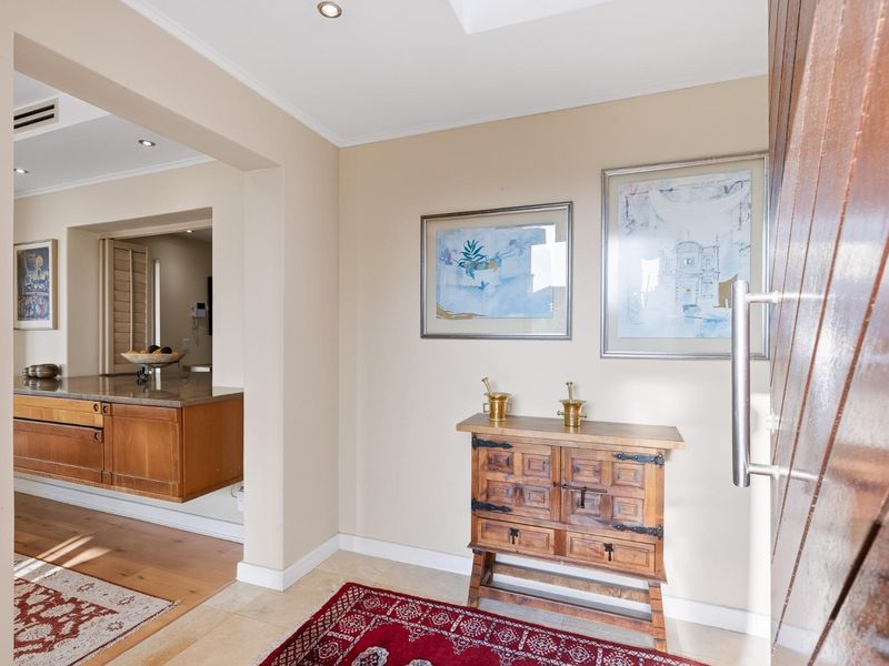 Family Living in the Heart of Fresnaye - Photo 4