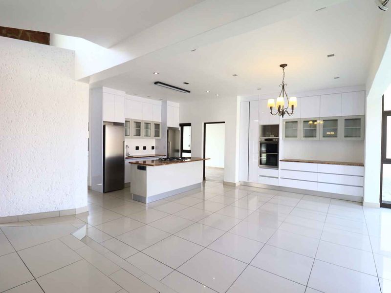 Dune View 4-Bedroom Luxury Home with 2 Flats for Sale, Swakopmund Kramersdorf - Photo 8