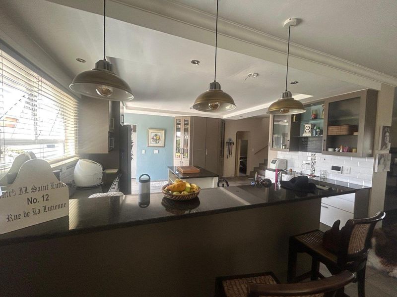 Modern Lagoon View Property for Sale – Walvis Bay - Photo 6