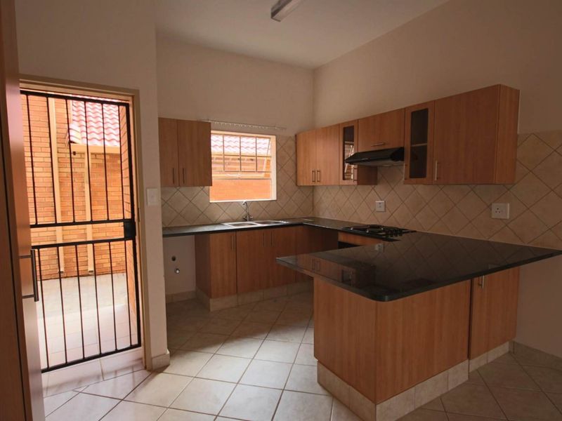 Live well in a great neighborhood - schedule a viewing! - Photo 5