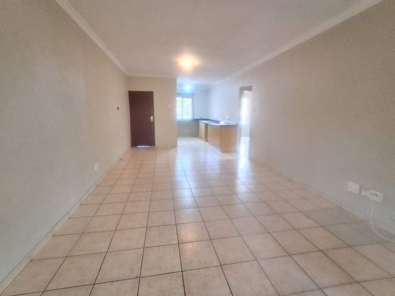 Bright and airy 2-bed haven with Balcony Bliss! - Photo 6