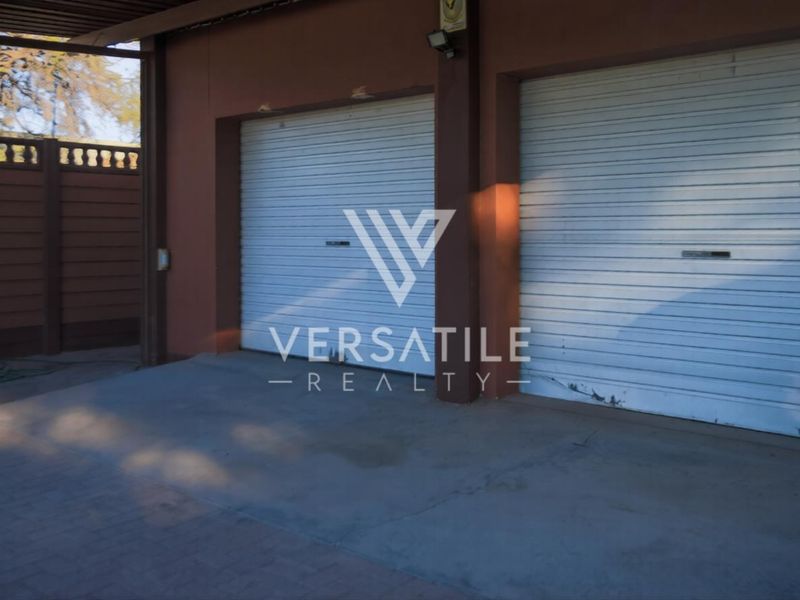 Exquisite Family Haven: Modern Comfort Meets Ultimate Convenience - Photo 3