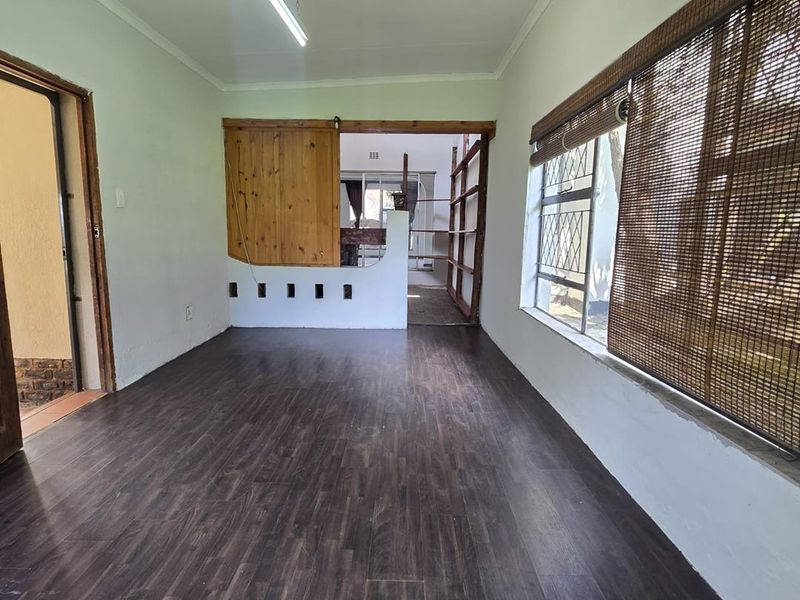 Beautiful 3-bedroom Home with 2-bedroom Flatlet to Rent - Photo 6