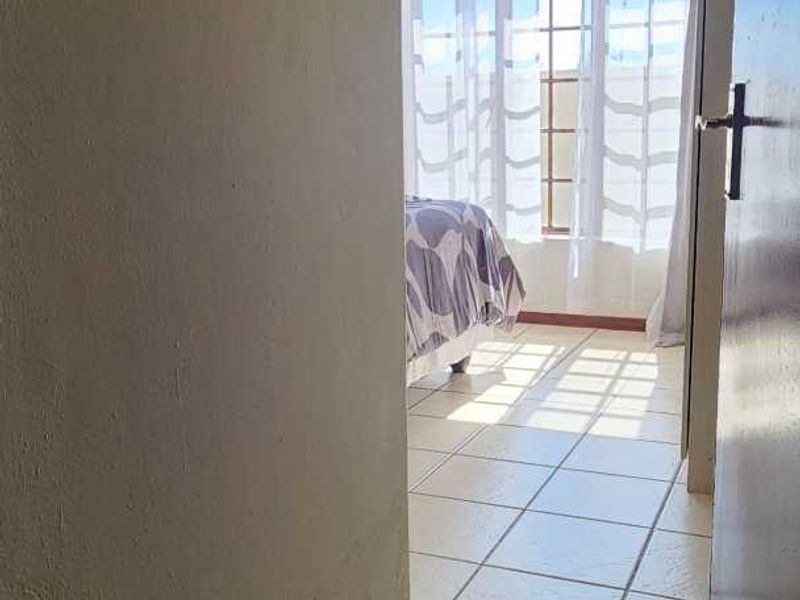 2 Bedroom Apartment For Sale in Heatherview - Photo 10