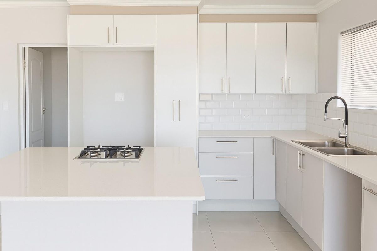 Beautiful 3 Bedroom House for Sale in Dana Bay - Photo 3