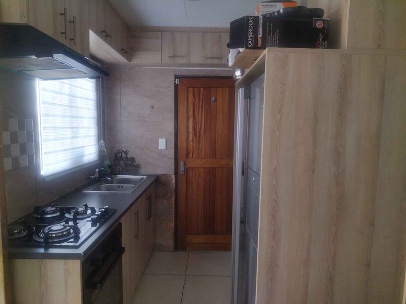 3 bedrooms house to rent in Soshanguve VV - Photo 5