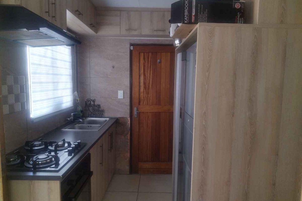 3 bedrooms house to rent in Soshanguve VV - Photo 5