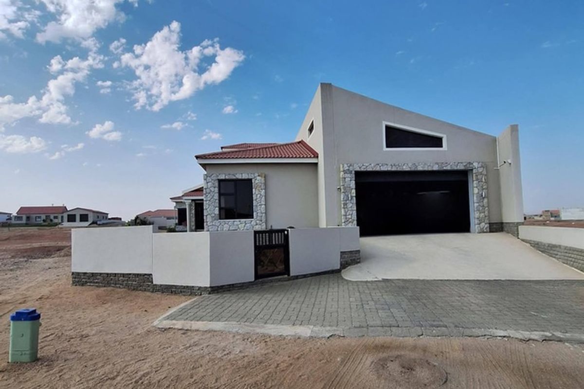 Swakopmund- For Sale- N$2 940 000 - Photo 2
