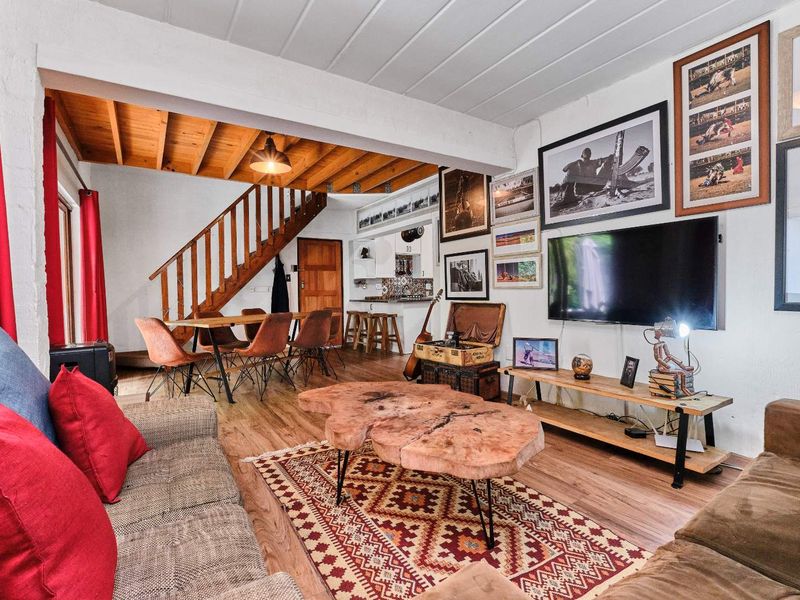 Stylish secure thatch living. - Photo 7