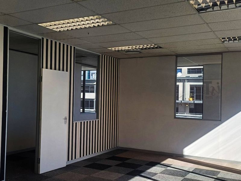Prime Office Space Available in Cape Town's Financial Hub - Photo 6
