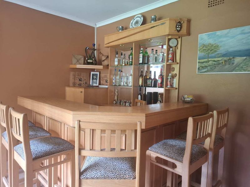 WELCOME HOME TO YOUR STYLISH FAMILY HOME IN SECURE AREA - Photo 7