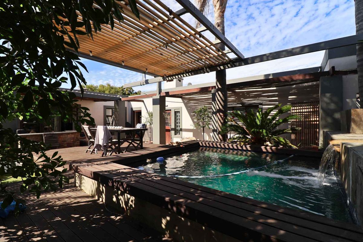 Where Comfort Meets Convenience - Photo 4