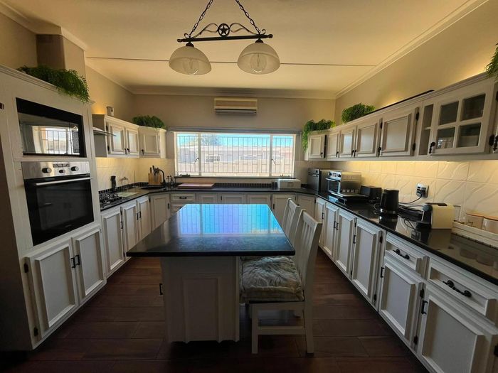 Property #2554300, House For Sale in Pioniers Park
