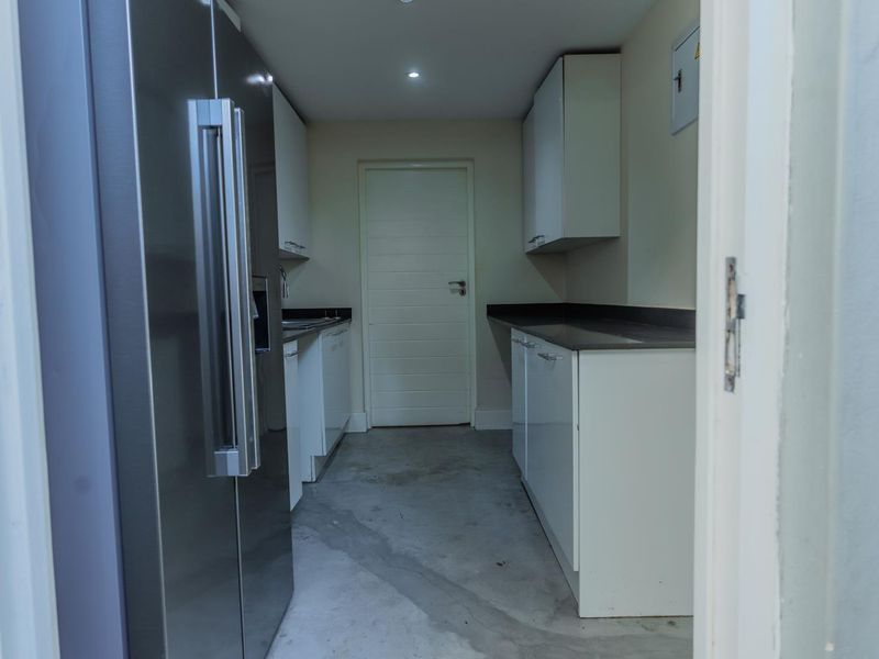 Modern, 3 Bedroom, 3.5 Bath - Photo 9