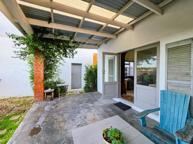 Harbour Area Family Home – Endless Potential in a Prime Stilbaai West Location. - Photo 2