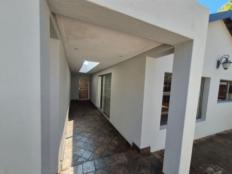 Renovated Family Home with Work-From-Home Potential in Prime Pretoria East Location 🏡 - Photo 9