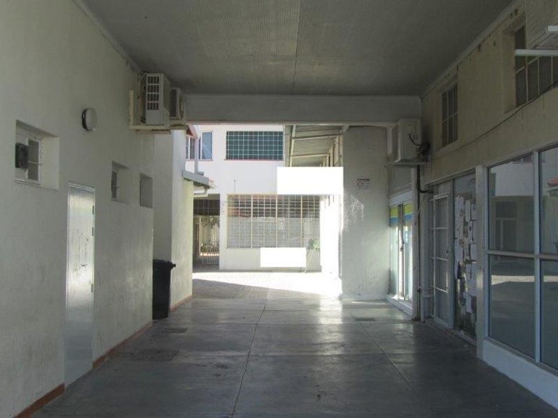 Property in prime Position in the heart of Karibib for Investors - Photo 5