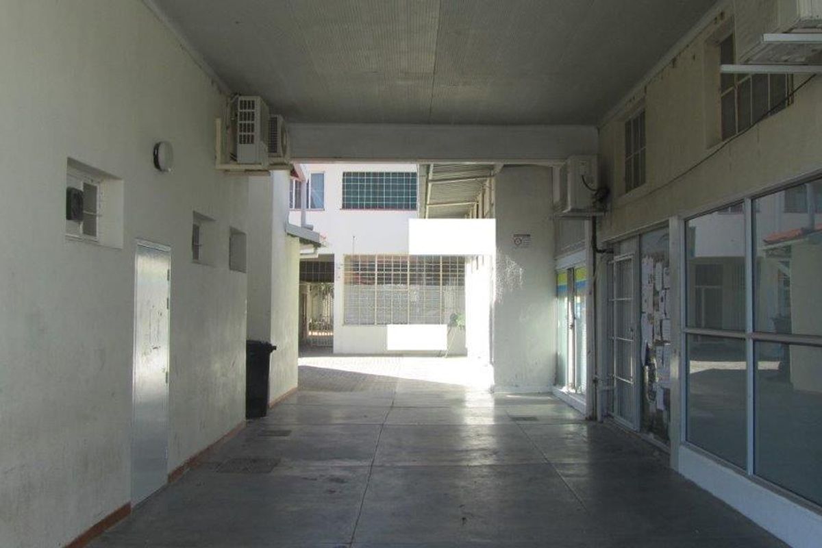 Property in prime Position in the heart of Karibib for Investors - Photo 5