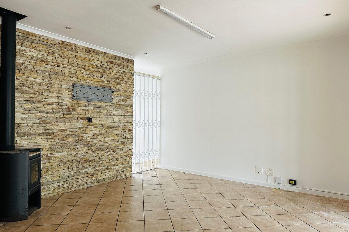 Spcious Home In The Heart of Parklands - Photo 4