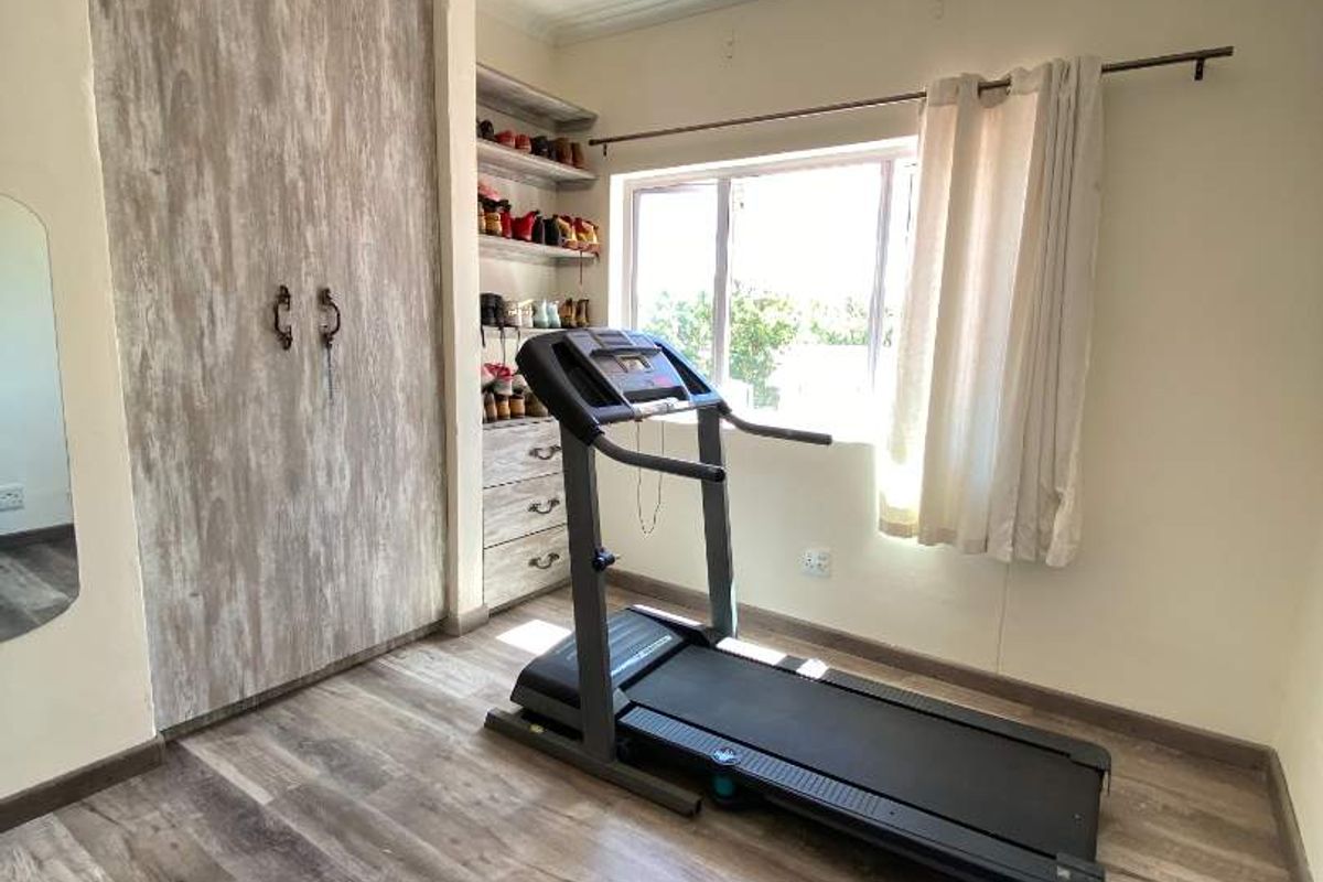 HOUSE FOR SALE IN EROS - Photo 4