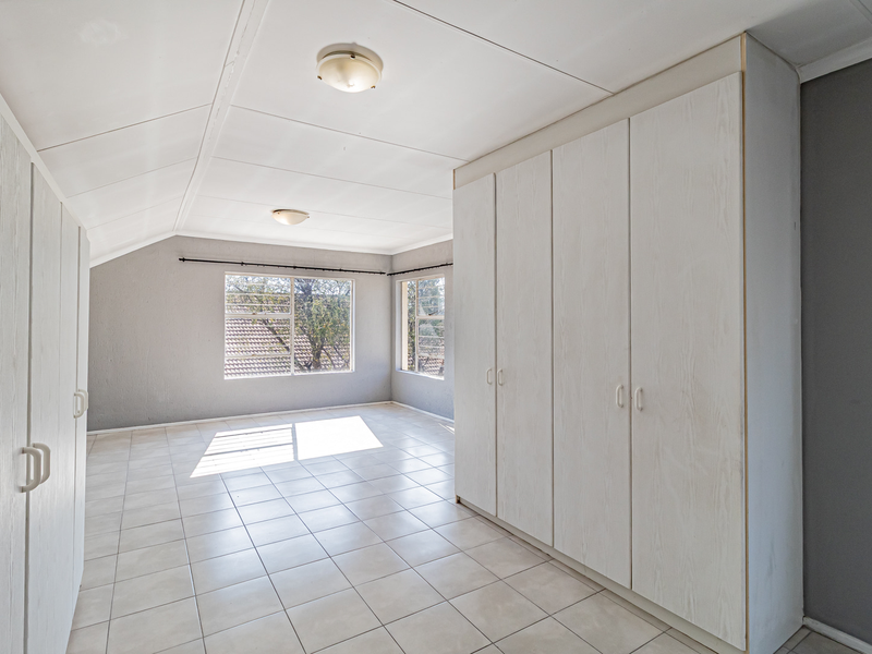 A 4 bedroom House for Sale - Photo 8