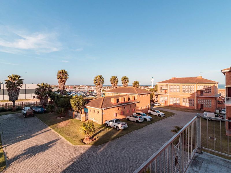 Calling Investors/First time buyers: Loft Apartment - Bluewater Bay - Photo 7