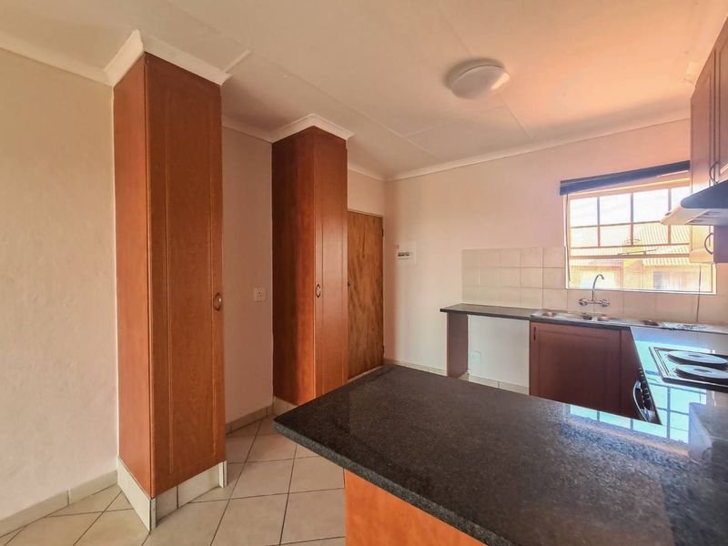 Loadshedding free area - A perfect lock up and go! - Photo 1