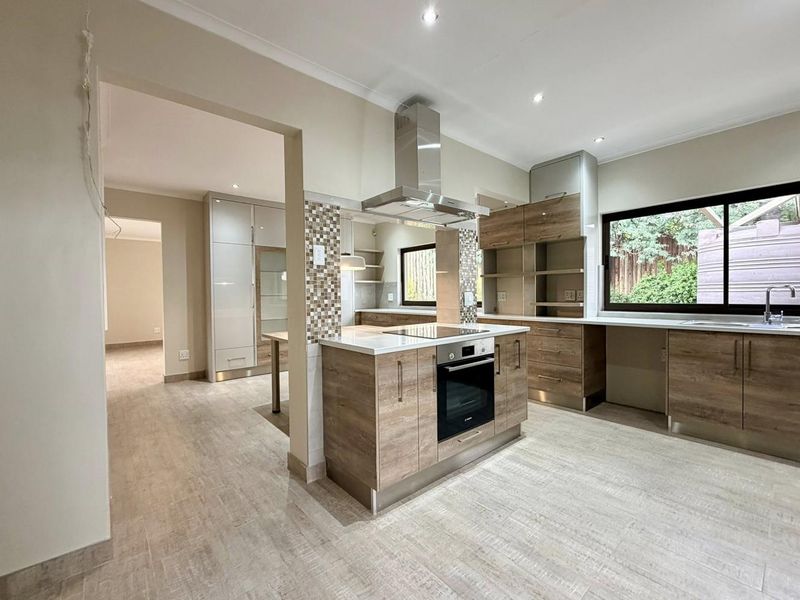 4 Bedroom House TO LET in Klein Windhoek - Photo 2