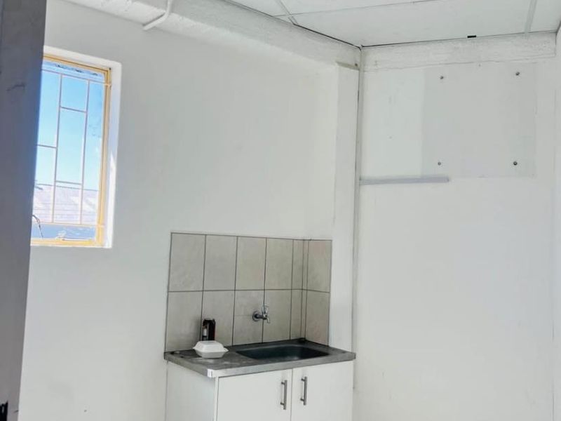 OFFICE/SHOP TO LET AT OLD POWER STATION - Photo 3