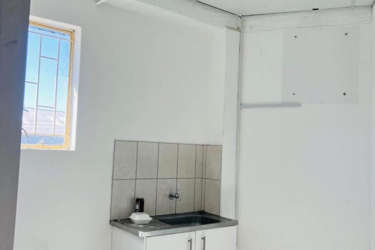 OFFICE/SHOP TO LET AT OLD POWER STATION - Photo 3