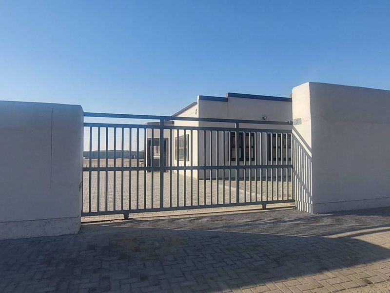 4100 sqm erf with offices - Photo 4