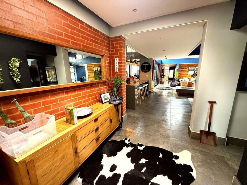 Elevated Luxury for the Modern Family - Complete with vies and Solar - Photo 5