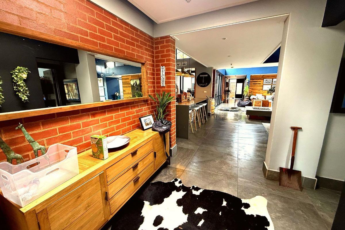 Elevated Luxury for the Modern Family - Complete with vies and Solar - Photo 5